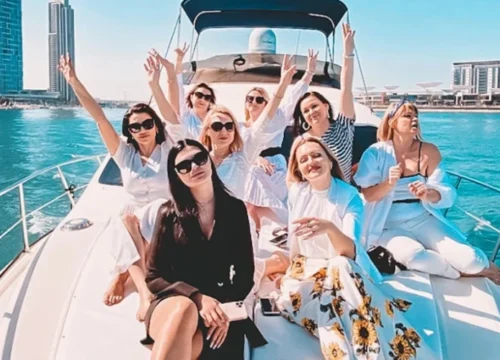 How to Pick the Best Yacht Package in Dubai for Your Family?