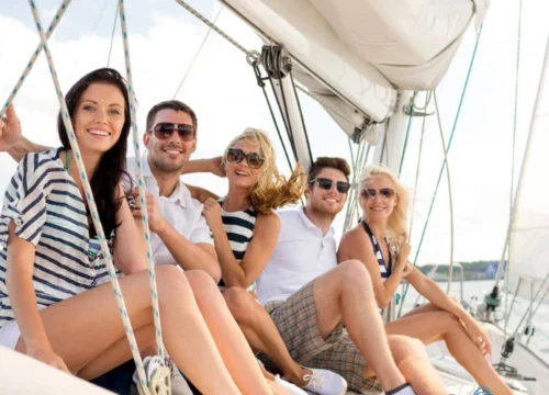 Essential Tips for Hosting a Successful Yacht Party